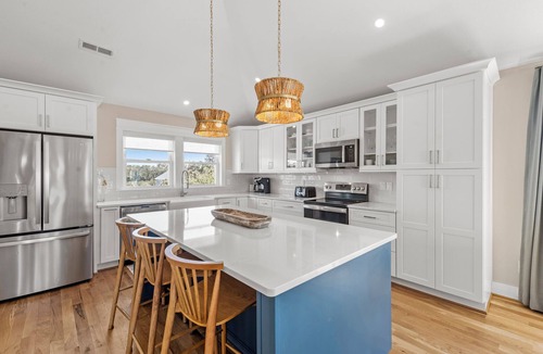 Colington House | KDN0115: The Blue Marlin, 4BR home near beach with pool, decks