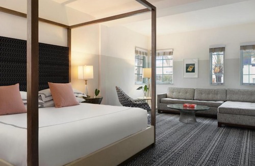 City Center Resort | Kimpton Surfcomber Hotel by IHG
