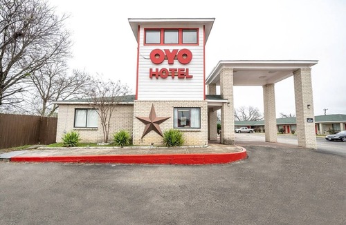 San Antonio Apartment | King Bed | Non Smoking