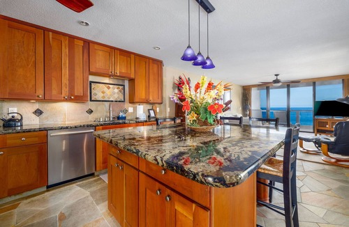 Kahaluu Bay Condo | KKSR#5201 DIRECT OCEANFRONT, BEST 2ND FLOOR CORNER, REMODELED & EXQUISITE!