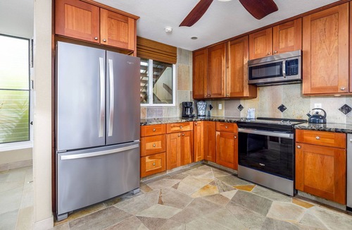 Kahaluu Bay Condo | KKSR#5201 DIRECT OCEANFRONT, BEST 2ND FLOOR CORNER, REMODELED & EXQUISITE!