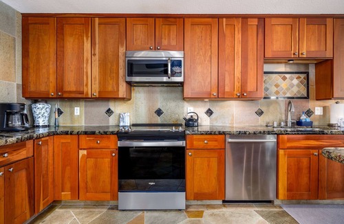 Kahaluu Bay Condo | KKSR#5201 DIRECT OCEANFRONT, BEST 2ND FLOOR CORNER, REMODELED & EXQUISITE!