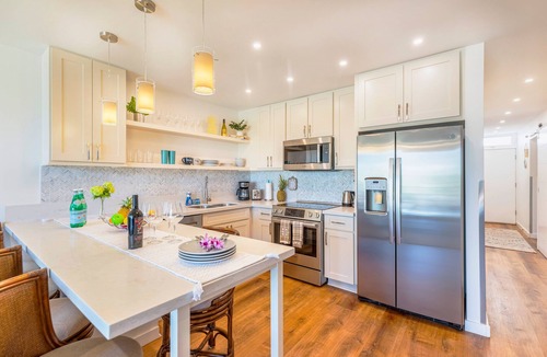 Kuau Apartment | Kuau Plaza Paia Condo with Parking