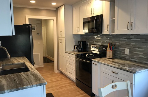 Englewood House | Lake Front Remodeled Salt Water Pool 1.5 miles to Beach-Home-3Bd/2ba/LR/Kitchen