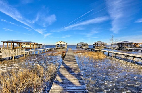 Lake Waccamaw House | Lake Waccamaw Home w/Fenced Yard & Shared Pier!