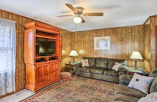 Lake Waccamaw House | Lake Waccamaw Home w/Fenced Yard & Shared Pier!