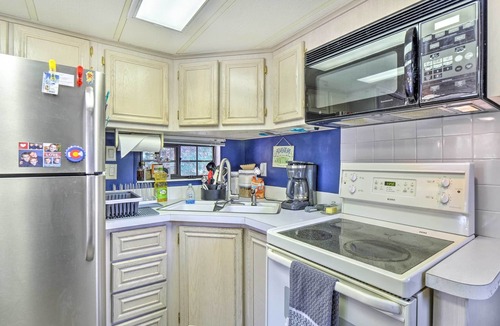 Breckenridge Cottage | Lakefront Breckenridge Cabin: 6 Mi to Ski Resort!