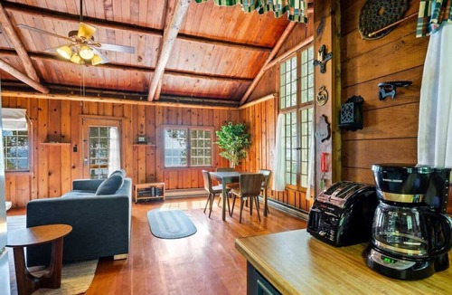 Jacksonport Cabin | Lakefront Cottage · Sunrise Views · Jacksonport