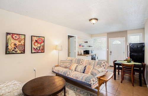 Southwest Orlando House | Lakefront Guest House by downtown : Fishing…
