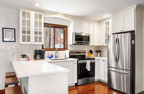 East Stroudsburg House | Lakefront Hot Tub I Game Room I Fire Pit I Kayaks