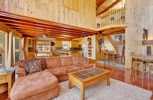 Big Bear Lake Cabin | Lakefront Village Castle #2312