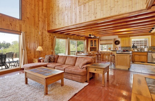 Big Bear Lake Cabin | Lakefront Village Castle #2312