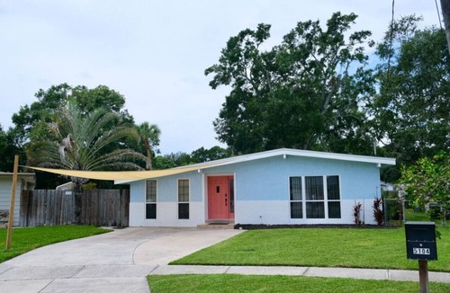 Orient Park House | Lakeview Retreat with Private Pool Perfect Getaway