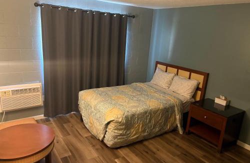 Longmont Hotel | Lamplighter Motel