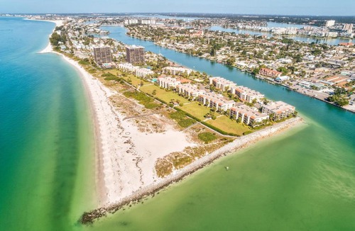 Sunset Beach House | Land's End 1-204 Bay Front