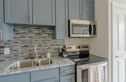 Nassau Bay Apartment | Landing | Amazing 1BD, Gym, Clubhouse
