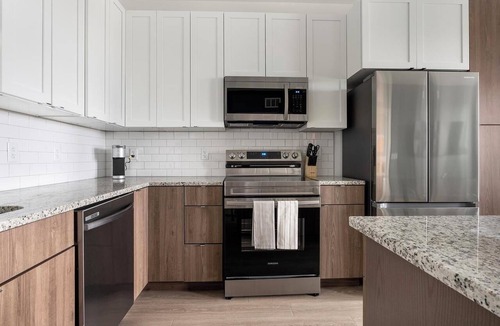 Highpoint Apartment | Landing | Beautiful 2BD, Pool, Game Room
