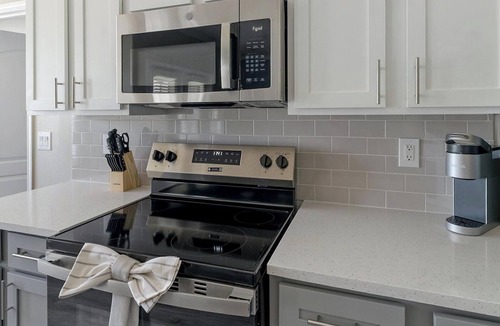 Webster Apartment | Landing | Chic 2BD, Clubhouse