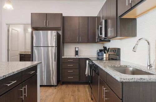Tarpon Springs Apartment | Landing | Modern 2BD, Clubhouse