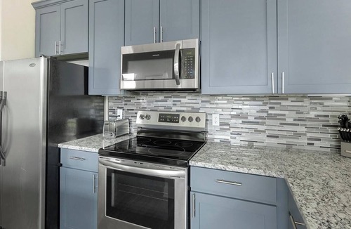 Nassau Bay Apartment | Landing | Modern 2BD, Yoga Studio, Gym