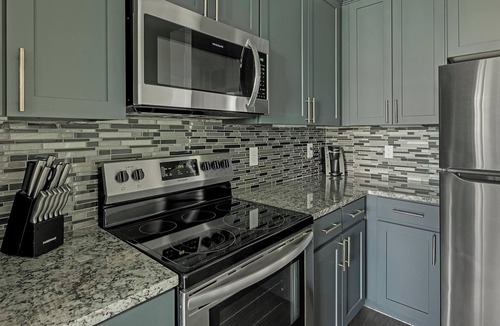 Nassau Bay Apartment | Landing | Stunning 1BD, Clubhouse, Pool