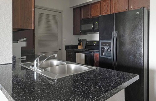 Northeast Houston Apartment | Landing | Stunning 1BD, Game Room, Clubhouse