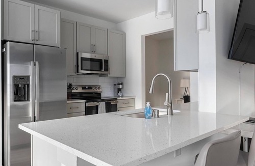 Longs Apartment | Landing | Stylish 1BD, Gym, Pool