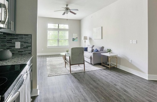 Nassau Bay Apartment | Landing | Stylish 1BD, Gym, Clubhouse