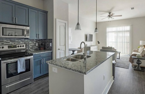 Nassau Bay Apartment | Landing | Stylish 1BD, Clubhouse, Yoga Studio