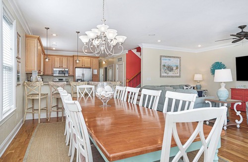 Garden City House | Large 12-Bedroom Duplex Second Row Steps to Shore