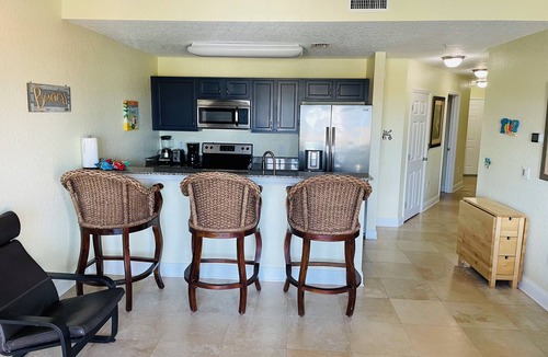 Treasure Island Condo | Large 2 Bedroom, 2 Bathroom Beach Condo - w/Beach, Household, Cleaning Supplies