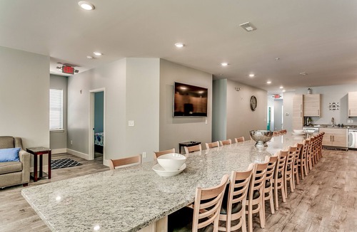 North Myrtle Beach House | LARGE HOME w HUGE KITCHEN sleeps 50+huge pool+cinema+game room 1min to the SAND
