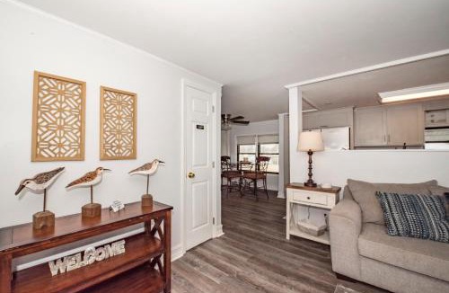 Crawfordville House | Laughing Gull House