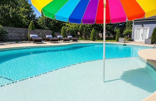 Lewes House | Lefty’s Poolside Retreat