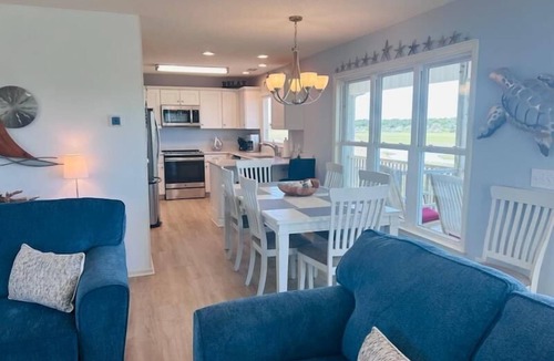 Holden Beach House | Libby's Lookout: Spacious 4-bedroom retreat near the beach in Holden Beach, NC.