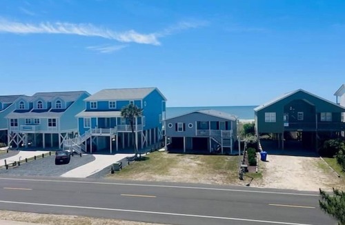Holden Beach House | Libby's Lookout: Spacious 4-bedroom retreat near the beach in Holden Beach, NC.