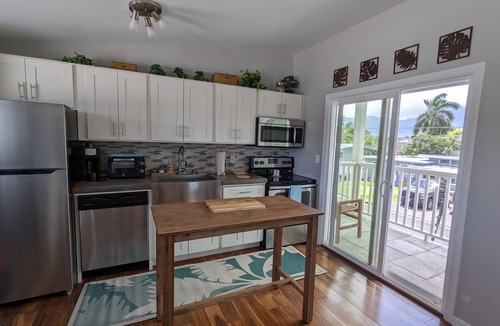 Coconut Grove Apartment | Light and breezy Kailua apartment