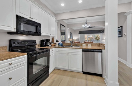 North Litchfield Beach Condo | Litchfield 1BR Getaway at Seaside Inn