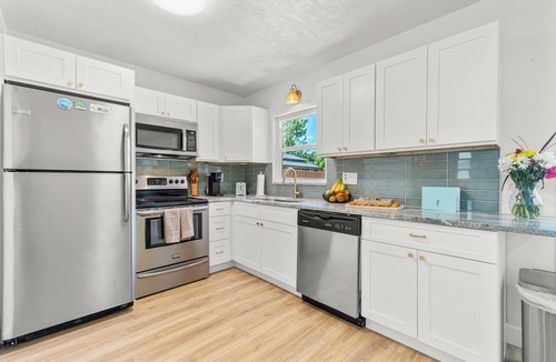 Largo House | Livin’ La Vida Largo – Pool & Many Beaches Nearby