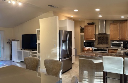Gulf Gate Estates House | Location! 10 minutes drive to Siesta Beach