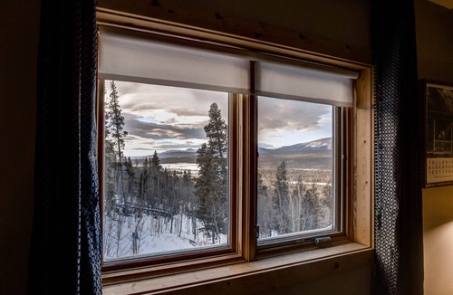 Alma Cabin | Log Home, Hot Tub & Pool Table, Sleeps 8, 25 mi to Breckenridge