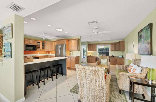 Longboat Key Apartment | Longboat Key Luxury Vacation Rental: Waterfront 3BR/3BA Home with Private Heated Pool & Direct Sarasota Bay Views