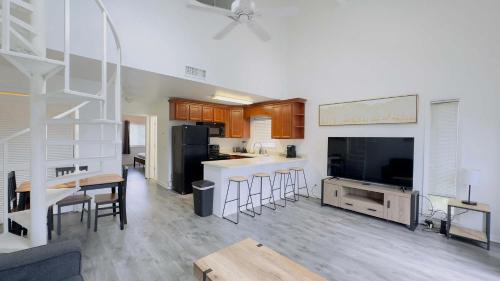 Little River House | Lovely 2 bedroom condo with pool J3
