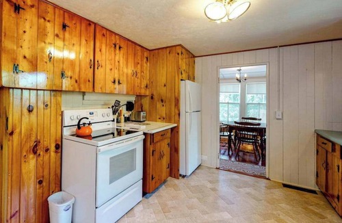 Ellisville House | Lovely oceanfront cottage with deck, grill, & panoramic views