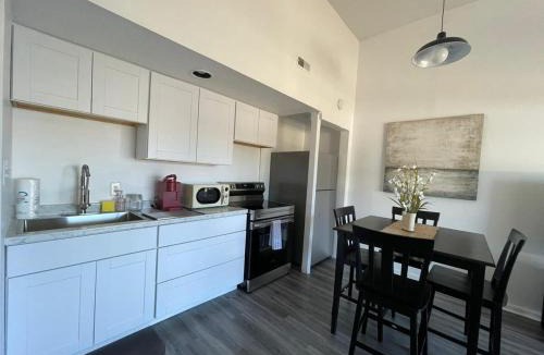 Little River House | LR Little River lovely 1 bedroom condo with pool