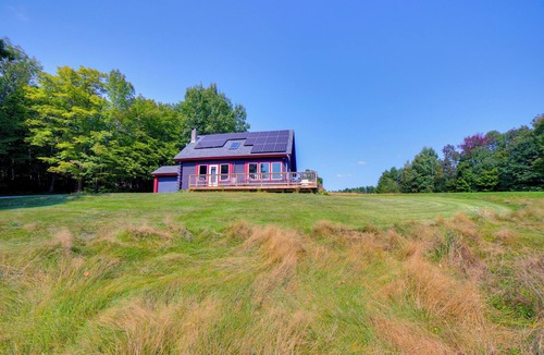 Ludlow Cabin | Ludlow Cabin: 3 Mi to Dtwn, Deck & Mountain Views