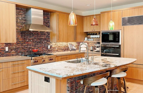 Civic Center House | Luxe 6 floors w parking! Walk to museums, Convention Center, shops & cafes.