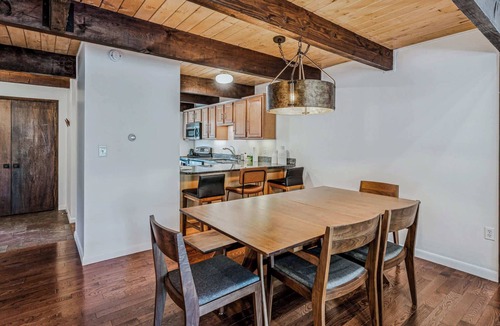 West Hartford Condo | Luxe Condo with Cathedral Ceilings & Pond, Snow Village