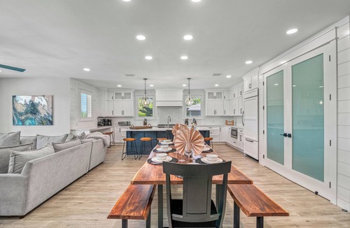 Siesta Key Village House | Luxe Lagoon | Located in SK Village! Private Pool & Spa, Rooftop, Pet Friendly 🏝️☀️🐶