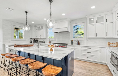 Siesta Key Village House | Luxe Lagoon | Located in SK Village! Private Pool & Spa, Rooftop, Pet Friendly 🏝️☀️🐶
